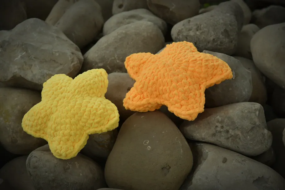 Plush star pillow for babies